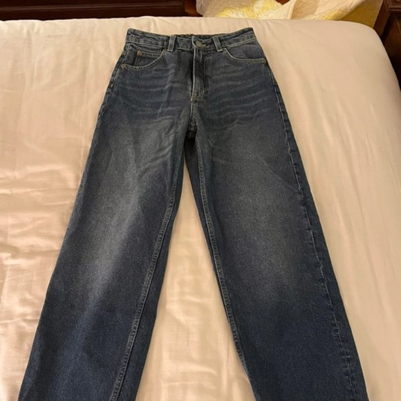 90s baggy jeans